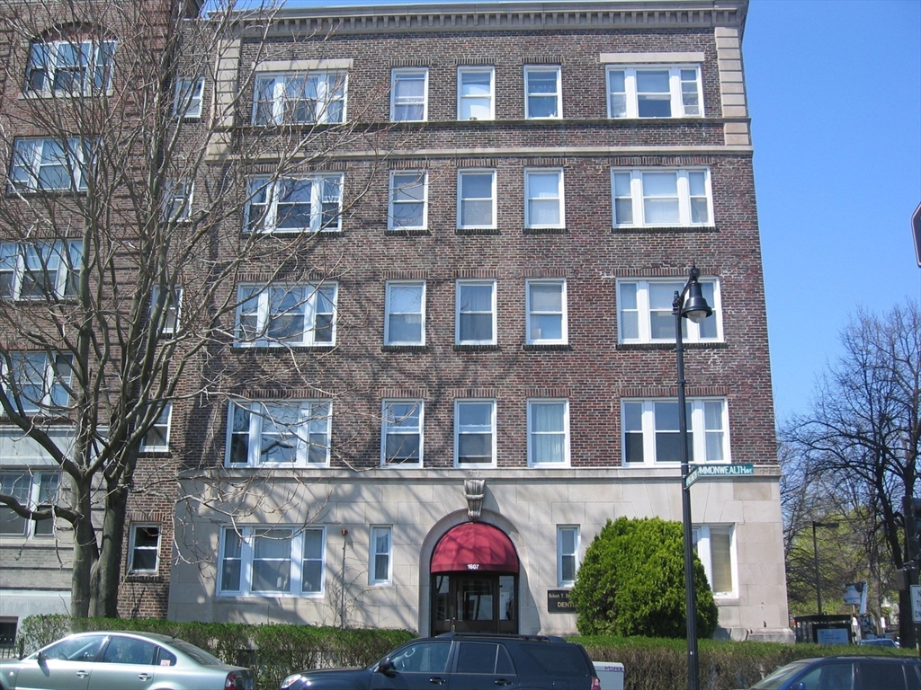 Studio bed, 1 bath apartment for rent at 1607 Commonwealth Ave Unit 12, Brighton — photo 9 of 11