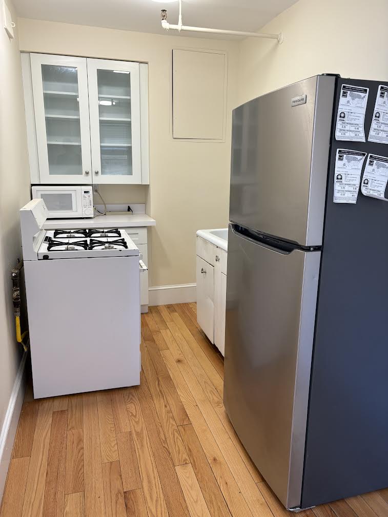 1 bed, 1 bath apartment for rent at 1607 Commonwealth Ave Unit 12A, Brighton — photo 2 of 5