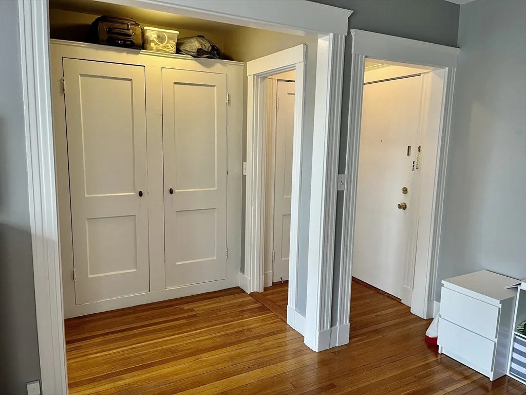 Studio bed, 1 bath apartment for rent at 1607 Commonwealth Ave Unit 14, Brighton — photo 3 of 15
