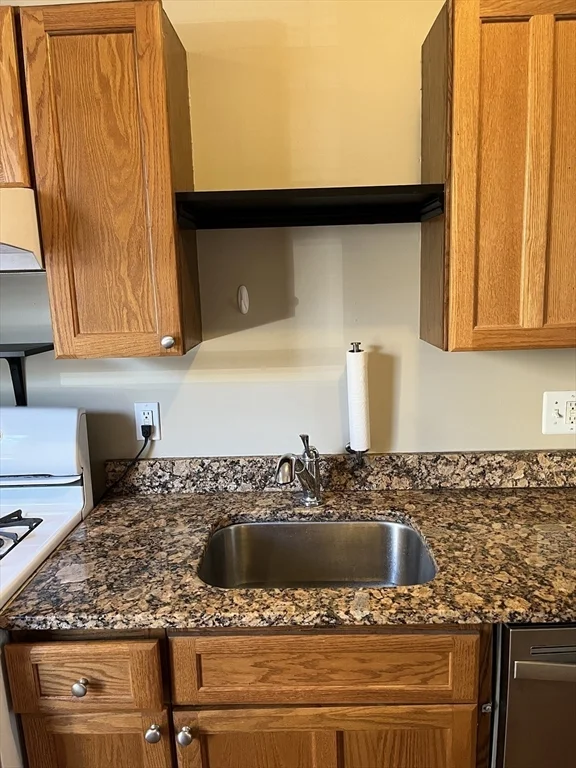 Studio bed, 1 bath apartment for rent at 1607 Commonwealth Ave Unit 14, Brighton — photo 7 of 15
