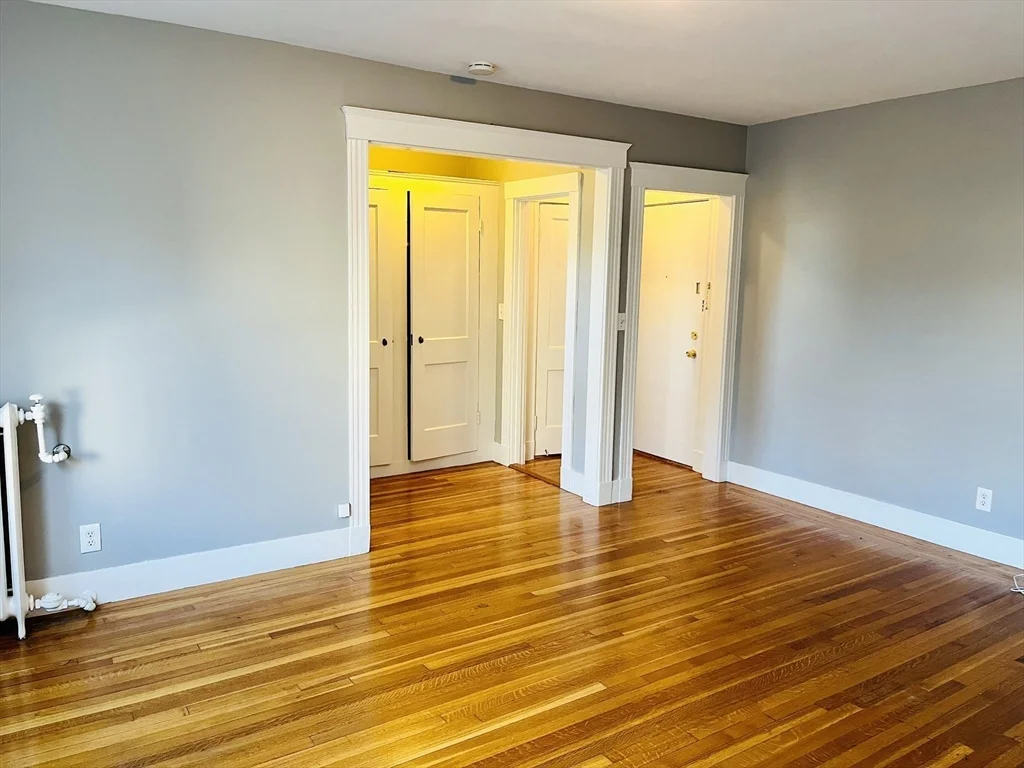 Studio bed, 1 bath apartment for rent at 1607 Commonwealth Ave Unit 14, Brighton — photo 2 of 15