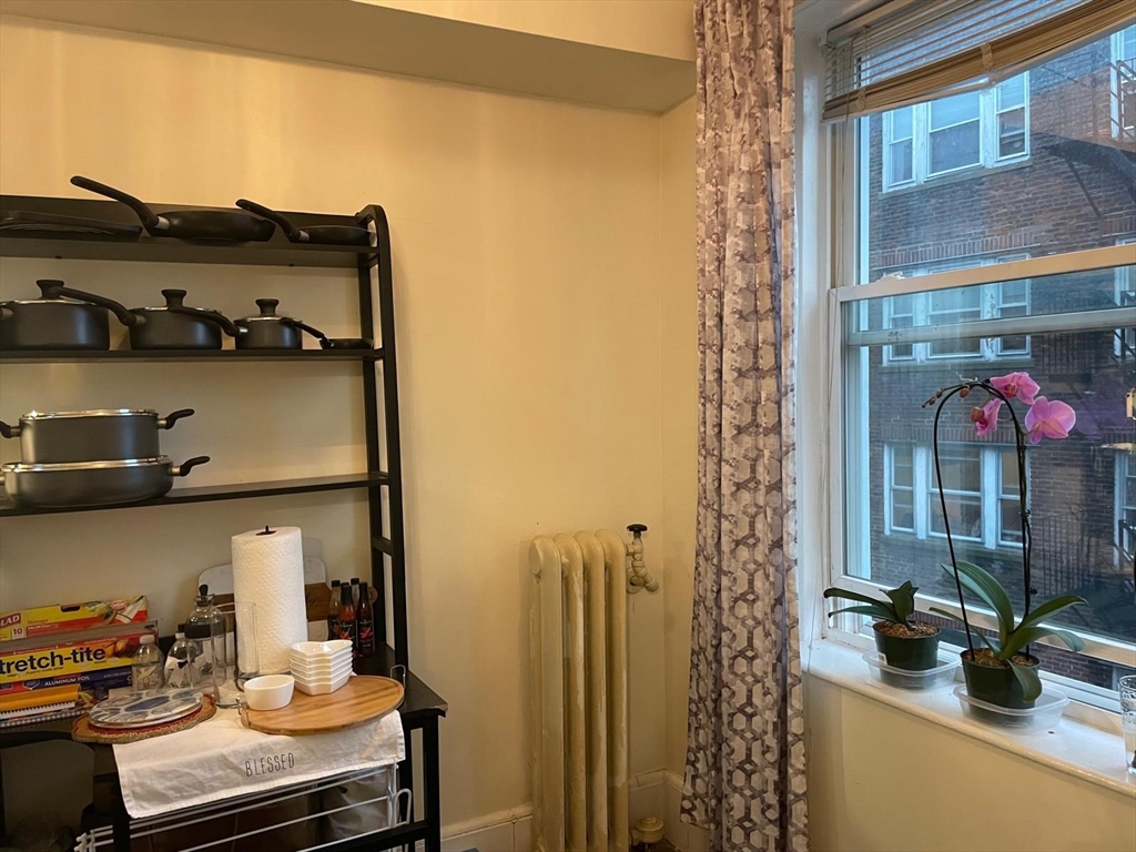 1 bed, 1 bath apartment for rent at 1607 Commonwealth Ave Unit 27, Brighton — photo 5 of 10