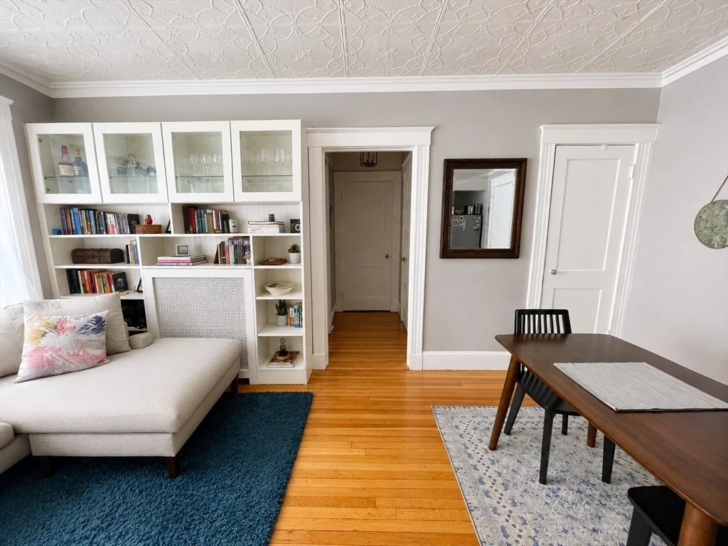 1 bed, 1 bath apartment for rent at 1607 Commonwealth Ave Unit 6, Brighton — photo 4 of 12
