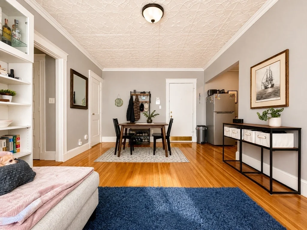 1 bed, 1 bath apartment for rent at 1607 Commonwealth Ave Unit 6, Brighton — photo 2 of 12