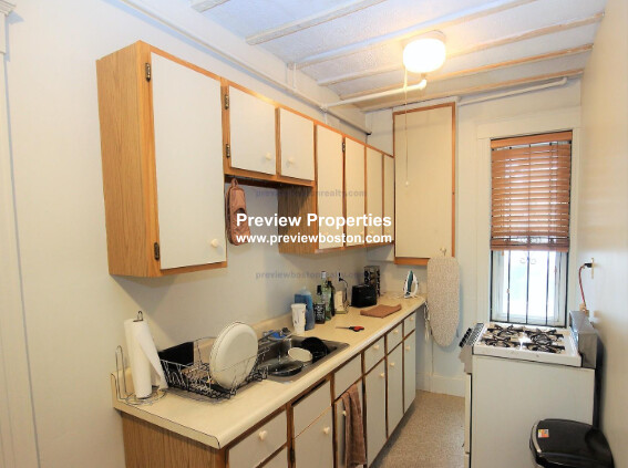 Studio bed, 1 bath apartment for rent at 1607 Commonwealth Ave Unit 7, Brighton — photo 4 of 7