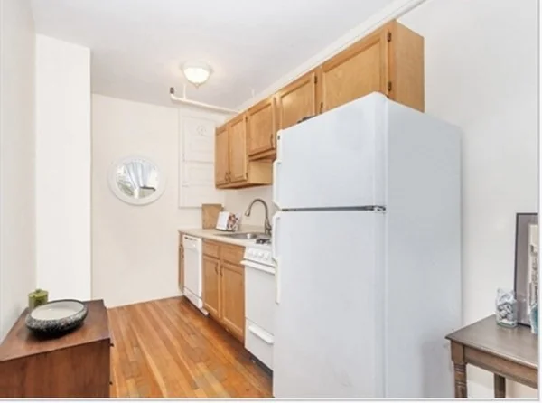 1 bed, 1 bath apartment for rent at 1607 Commonwealth Ave Unit 8, Brighton — photo 4 of 8