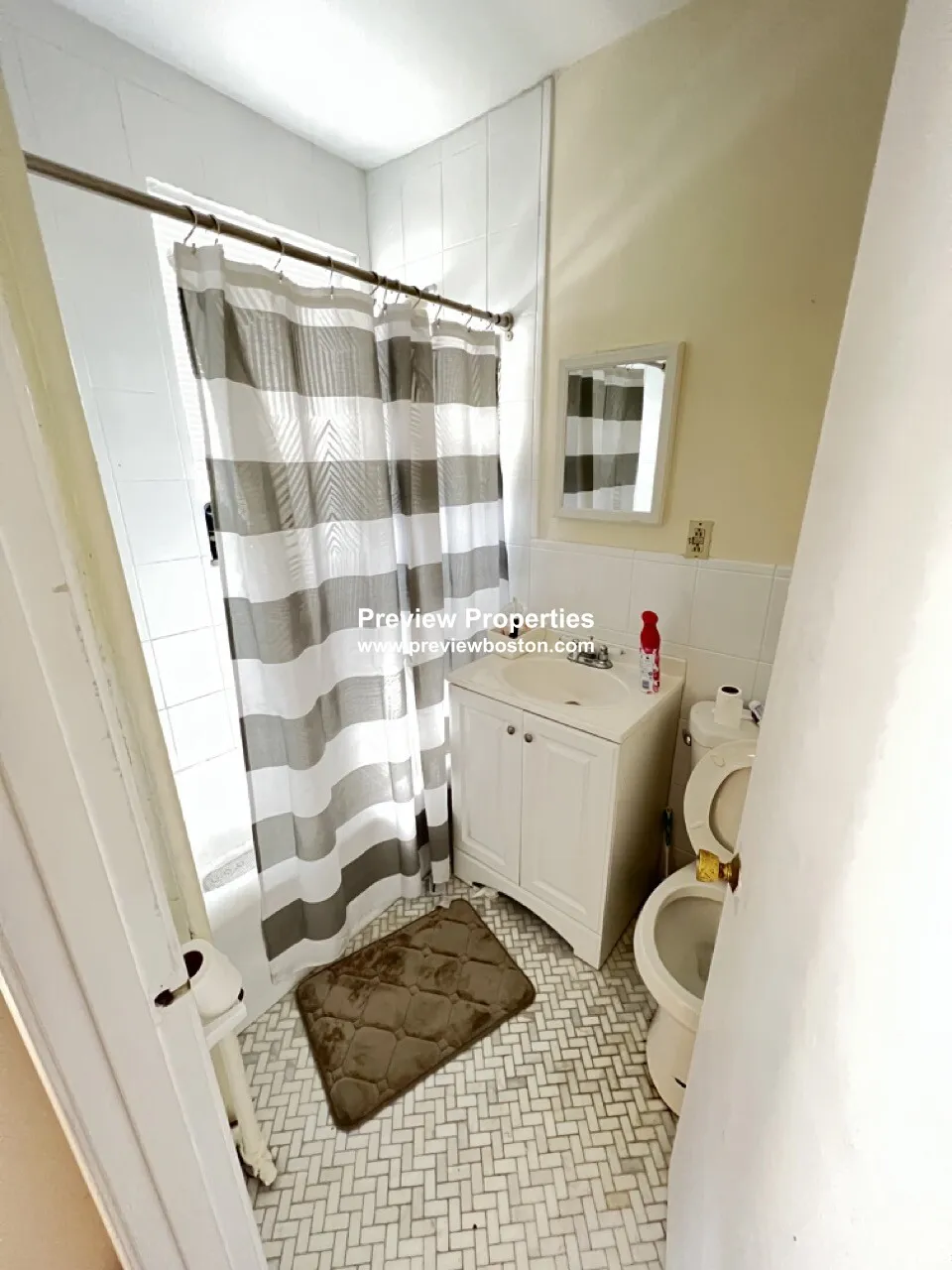 2 bed, 1 bath apartment for rent at 1607 Commonwealth Ave Unit 9, Brighton — photo 5 of 13