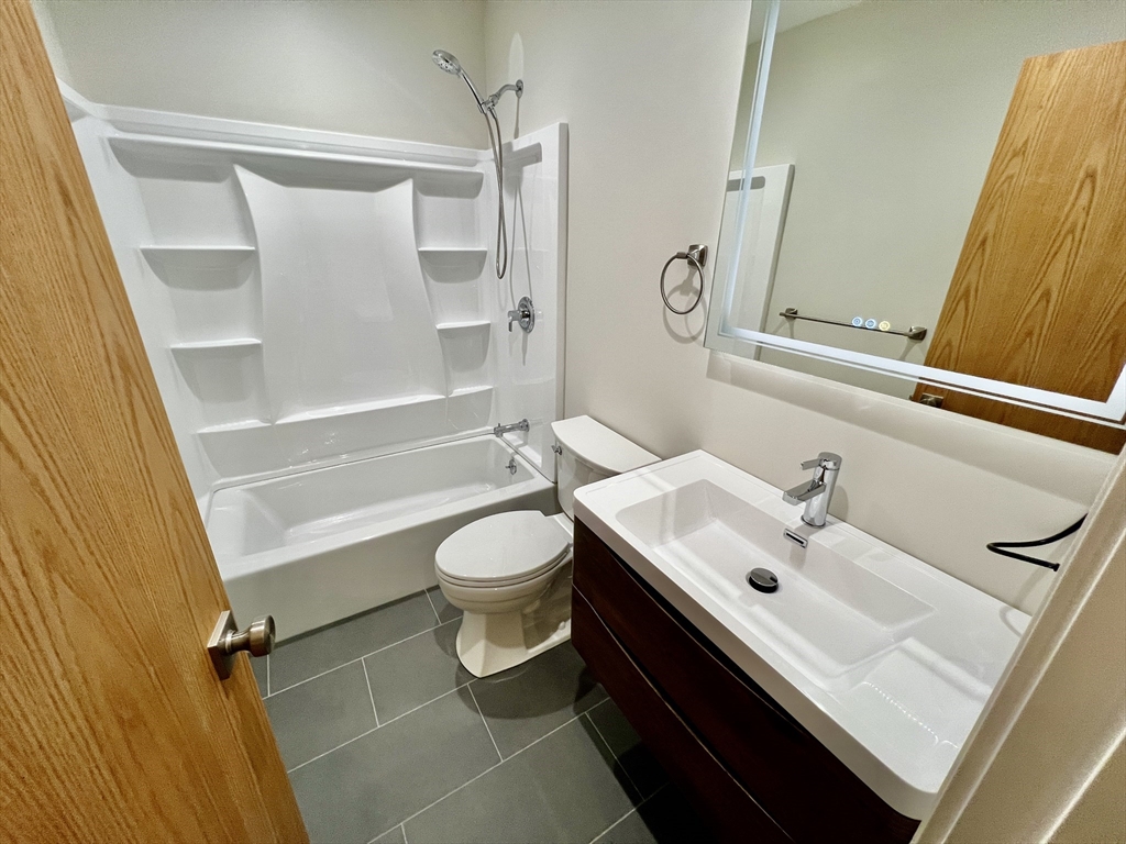 3 bed, 2 bath apartment for rent at 1607 Tremont St Unit 1, Mission Hill — photo 7 of 16