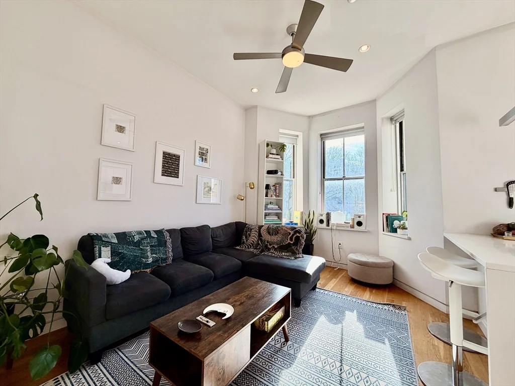 2 bed, 1 bath apartment for rent at 1607 Tremont St Unit 2, Mission Hill