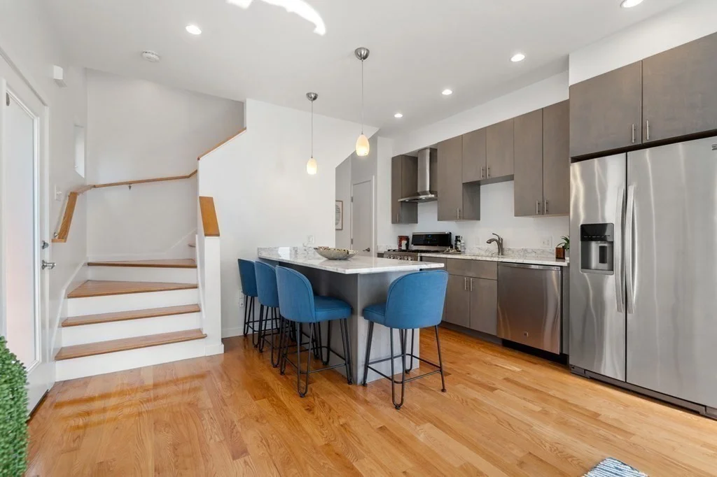 3 bed, 3 bath apartment for rent at 161 Auburn St Unit 161, Cambridgeport — photo 1 of 13