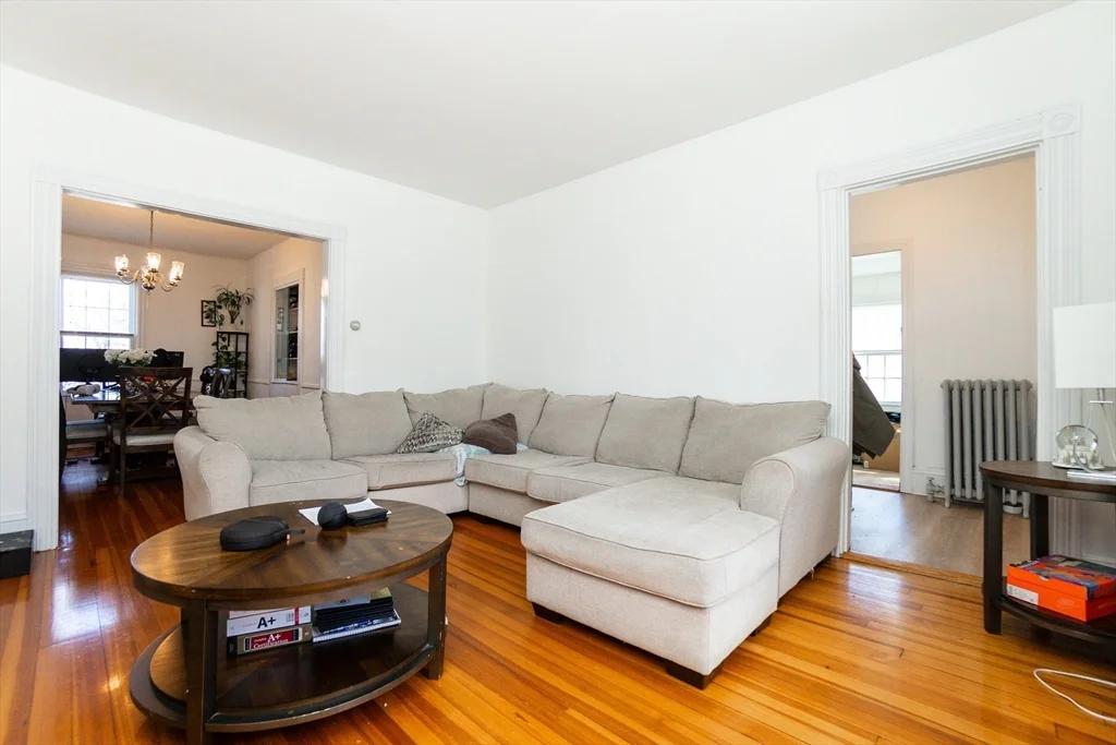 3 bed, 1 bath apartment for rent at 161 Bates Ave Unit 161, West Quincy — photo 2 of 26