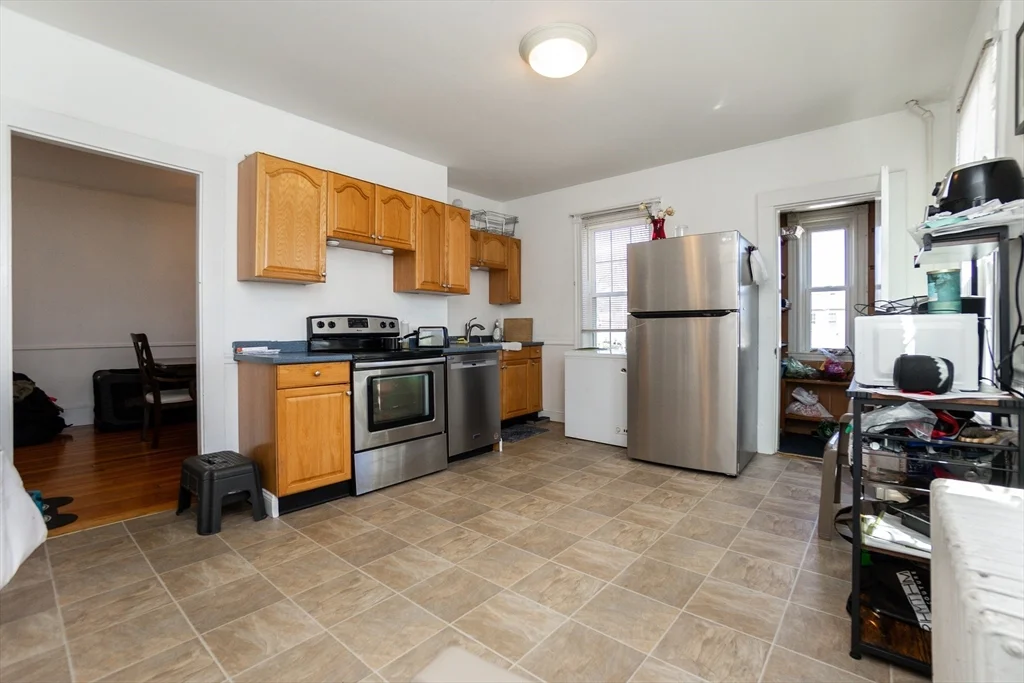 3 bed, 1 bath apartment for rent at 161 Bates Ave Unit 161, West Quincy — photo 10 of 26