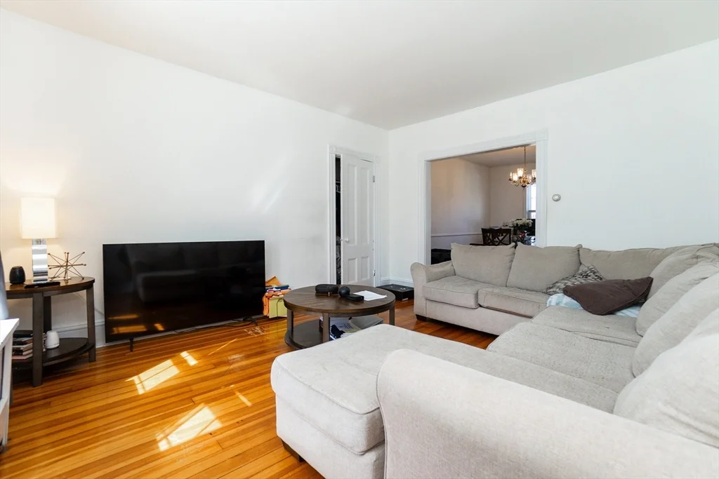 3 bed, 1 bath apartment for rent at 161 Bates Ave Unit 161, West Quincy — photo 3 of 26