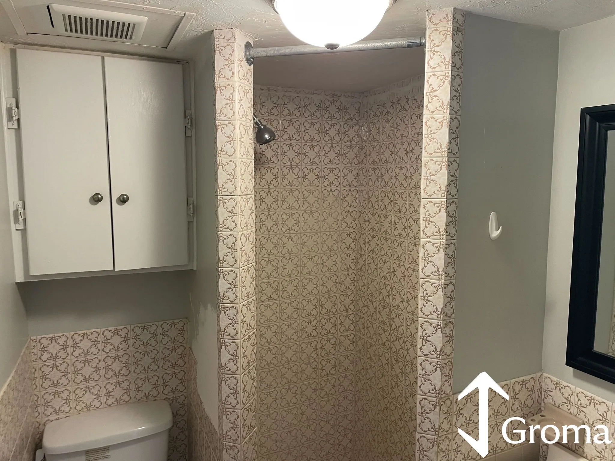 3 bed, 1 bath apartment for rent at 161 Bennington St Unit 2, East Boston — photo 6 of 11