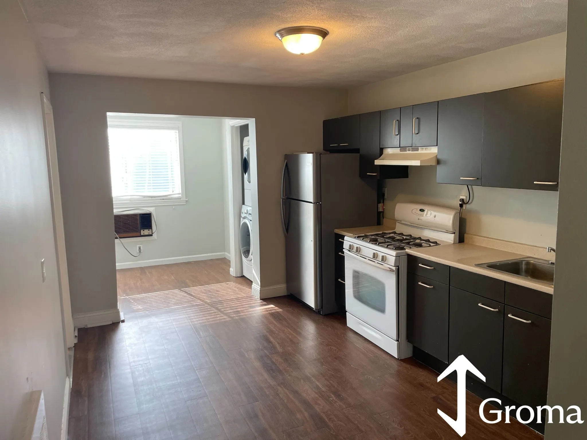 3 bed, 1 bath apartment for rent at 161 Bennington St Unit 2, East Boston