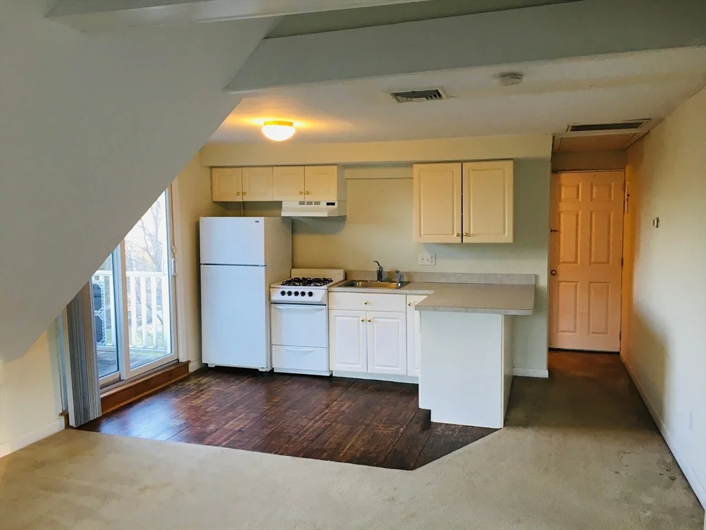 1 bed, 1 bath apartment for rent at 161 Cedar St Unit 4, Milford — photo 2 of 7