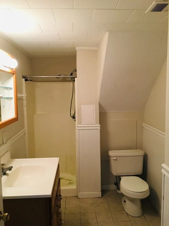 1 bed, 1 bath apartment for rent at 161 Cedar St Unit 4, Milford — photo 5 of 7
