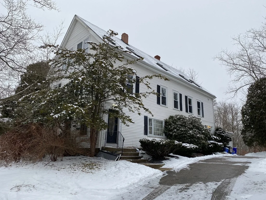 1 bed, 1 bath apartment for rent at 161 Cedar St Unit 4, Milford — photo 1 of 7