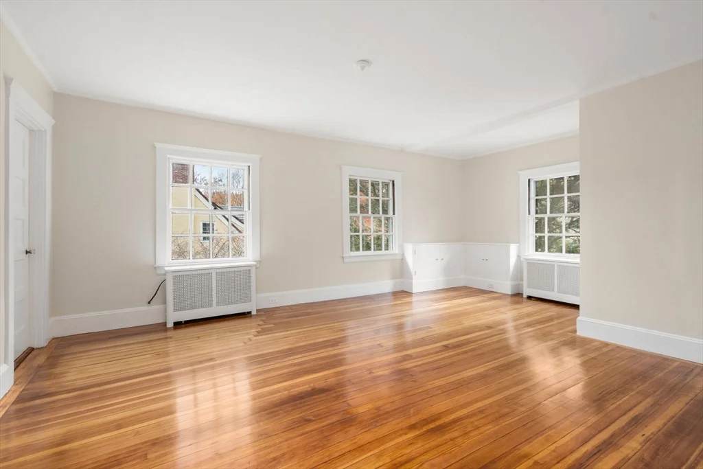 5 bed, 3 bath apartment for rent at 161 Clinton Rd, Fisher Hill — photo 9 of 13