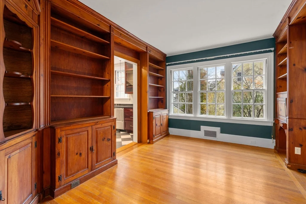 5 bed, 3 bath apartment for rent at 161 Clinton Rd, Fisher Hill — photo 6 of 13