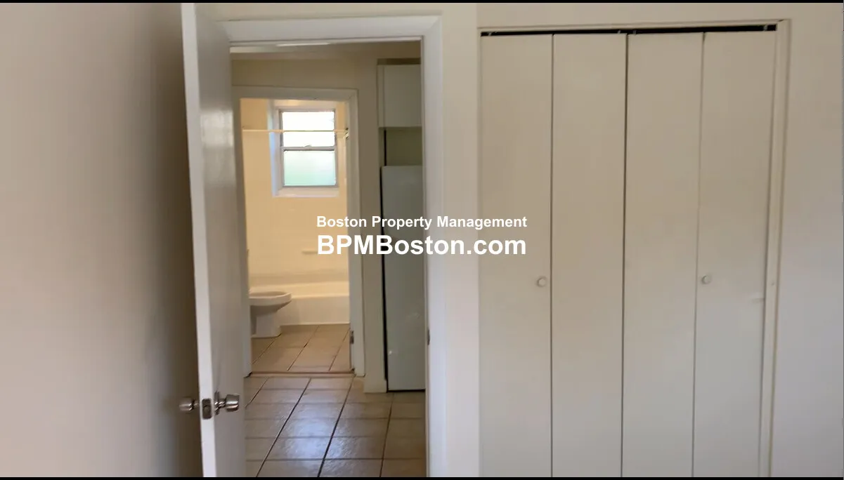 1 bed, 1 bath apartment for rent at 161 Delhi St Unit 1, Mattapan — photo 2 of 4