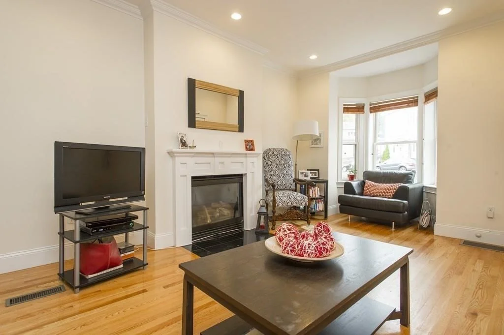 3 bed, 2 bath apartment for rent at 161 Dorchester St Unit 1, South Boston — photo 2 of 11