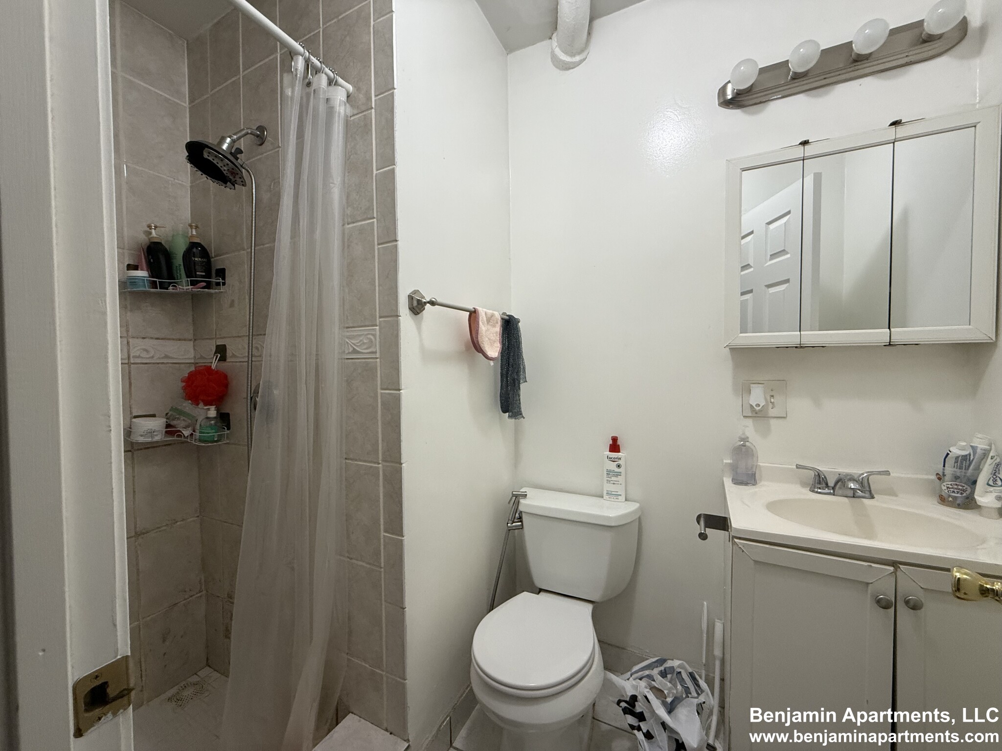 3 bed, 1 bath apartment for rent at 161 Endicott St Unit 2E, North End — photo 13 of 13