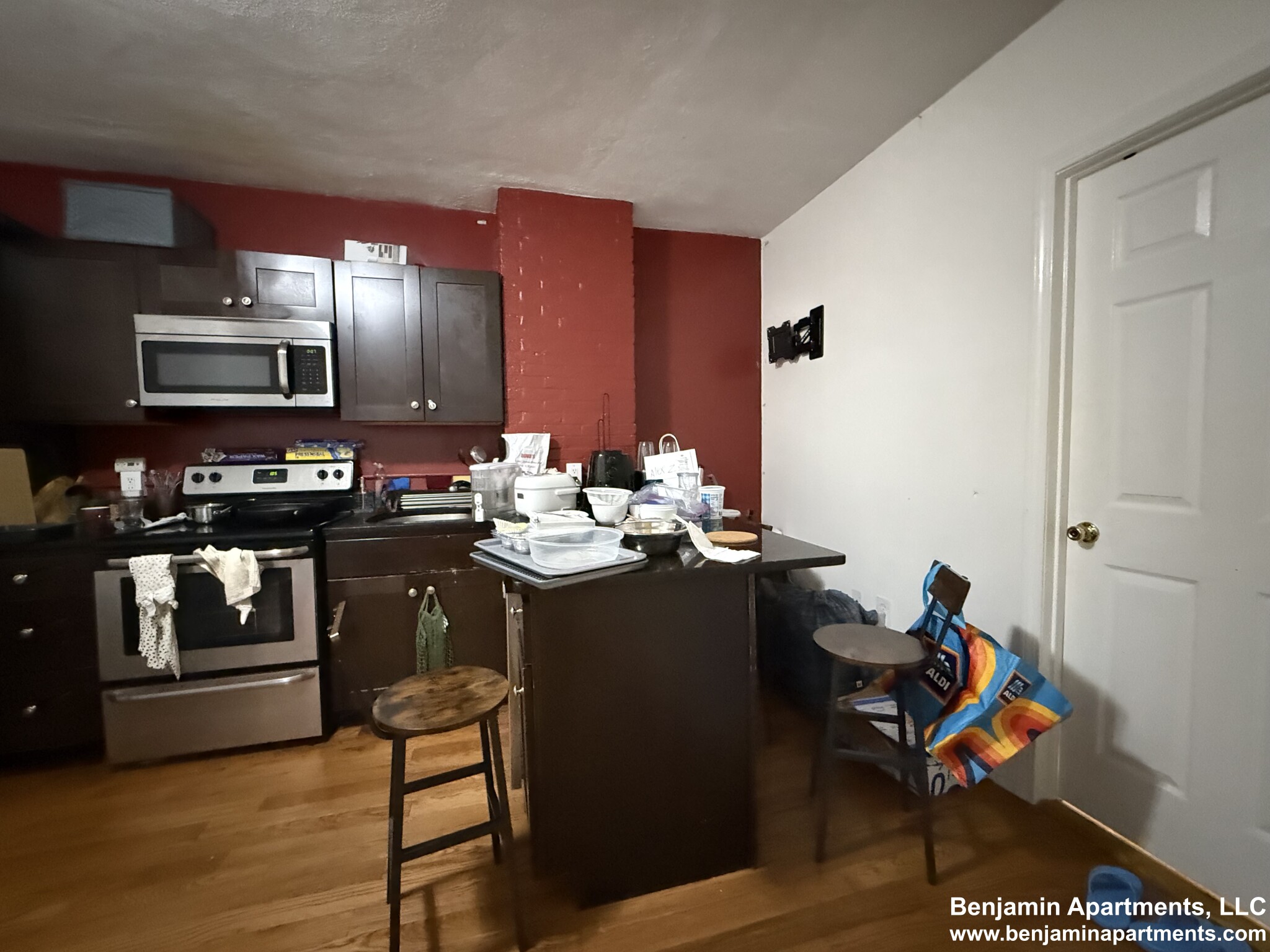 3 bed, 1 bath apartment for rent at 161 Endicott St Unit 2O, North End — photo 3 of 13