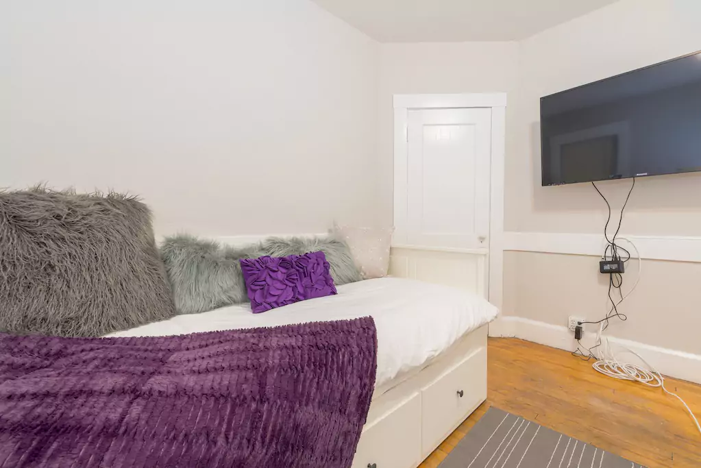 2 bed, 1 bath apartment for rent at 161 Endicott St Unit 2r, North End — photo 7 of 9