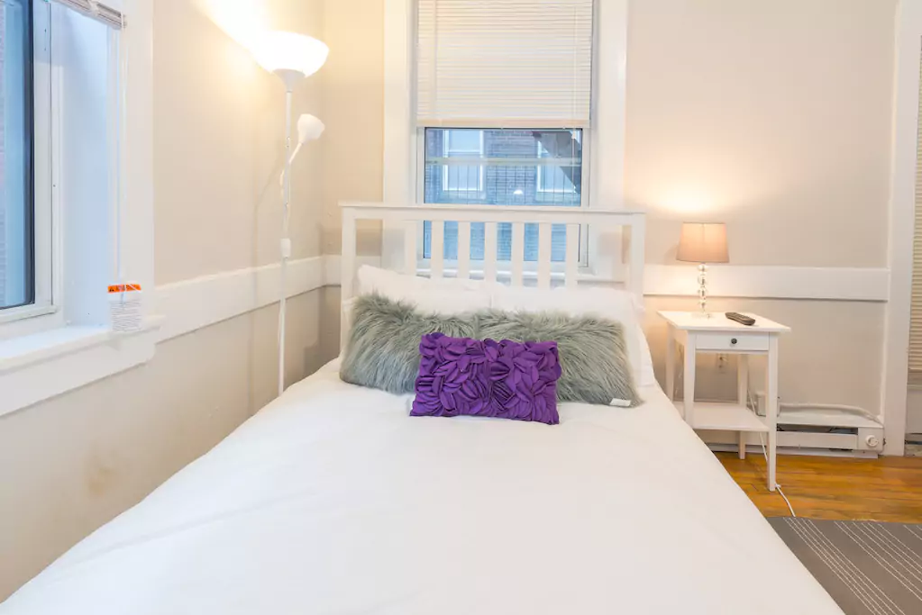 2 bed, 1 bath apartment for rent at 161 Endicott St Unit 2r, North End — photo 3 of 9