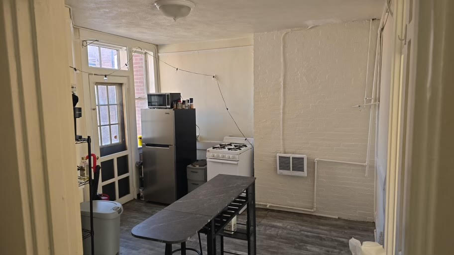 2 bed, 1 bath apartment for rent at 161 Endicott St Unit 5F, North End — photo 8 of 9