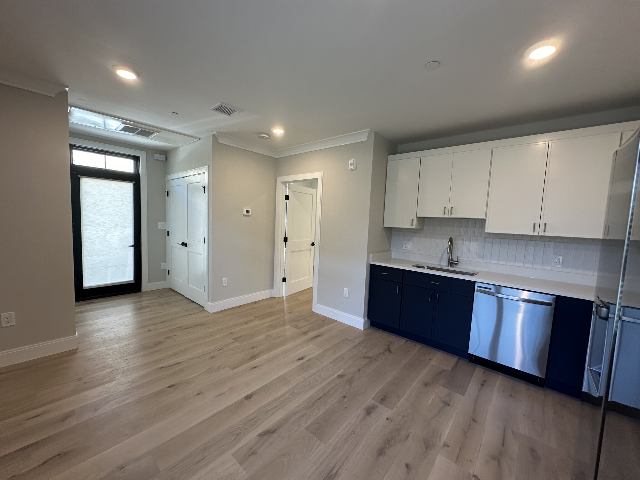 5 bed, 3 bath apartment for rent at 161 Everett St Unit 305E, Brighton — photo 5 of 17