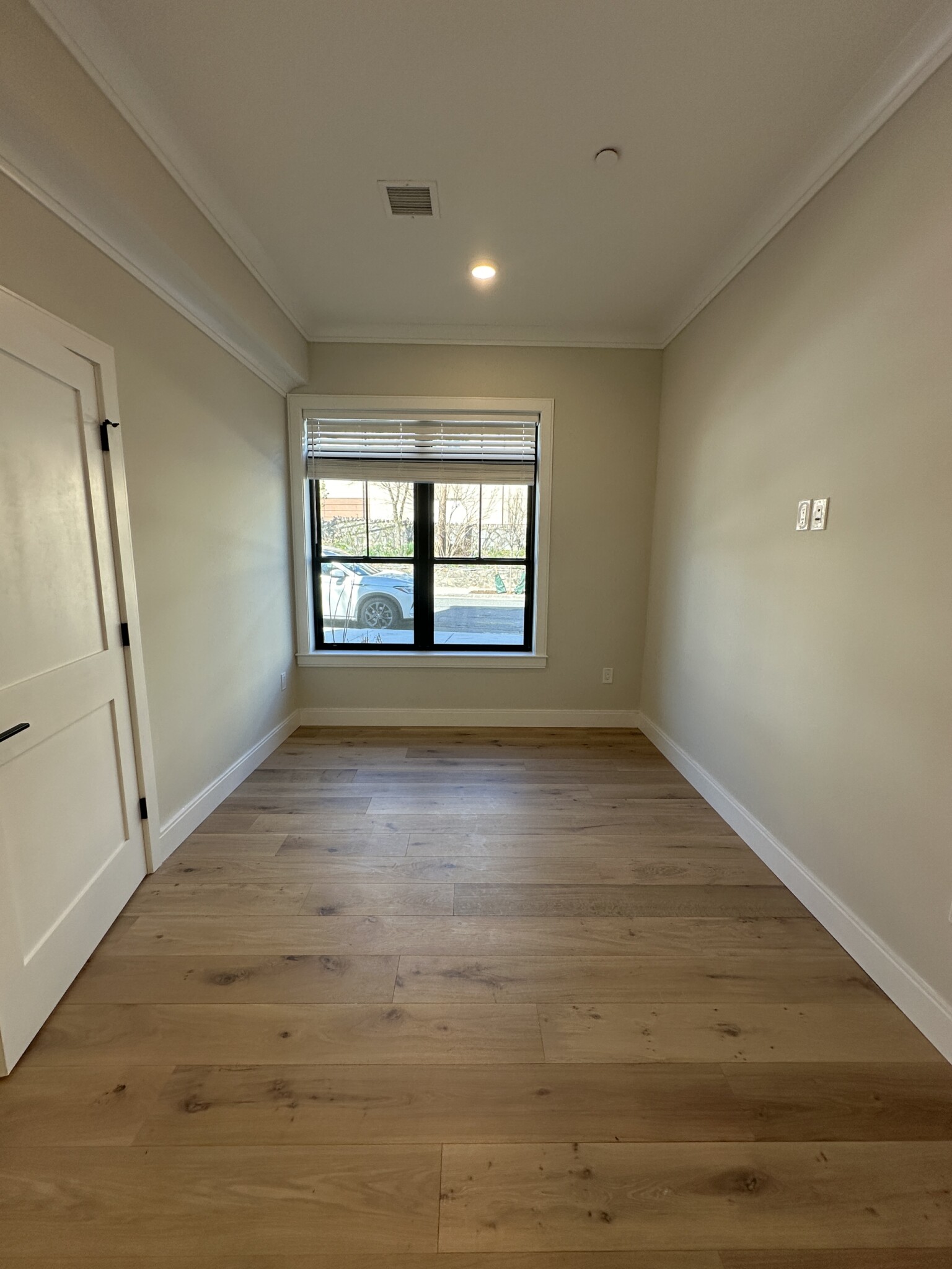 5 bed, 3 bath apartment for rent at 161 Everett St Unit 305E, Brighton — photo 7 of 17