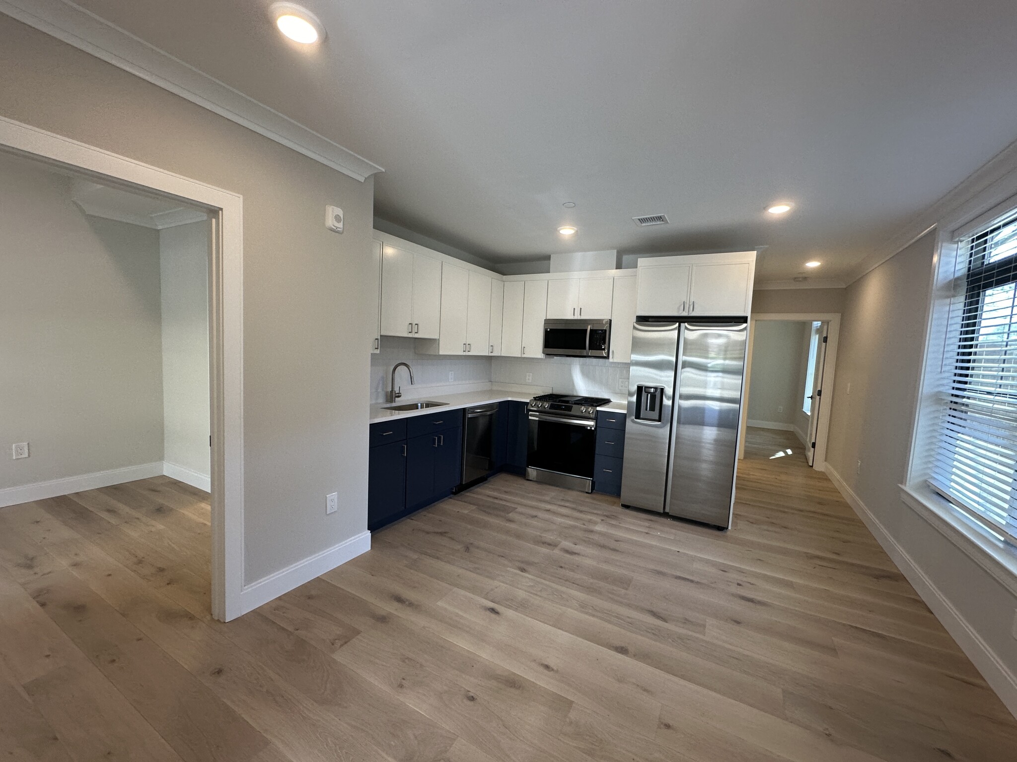 5 bed, 3 bath apartment for rent at 161 Everett St Unit 305E, Brighton — photo 4 of 17
