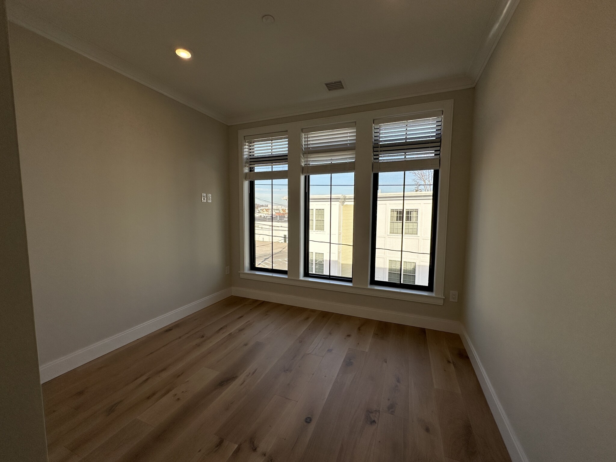 4 bed, 2.5 bath apartment for rent at 161 Everett St Unit 306E, Brighton — photo 11 of 28