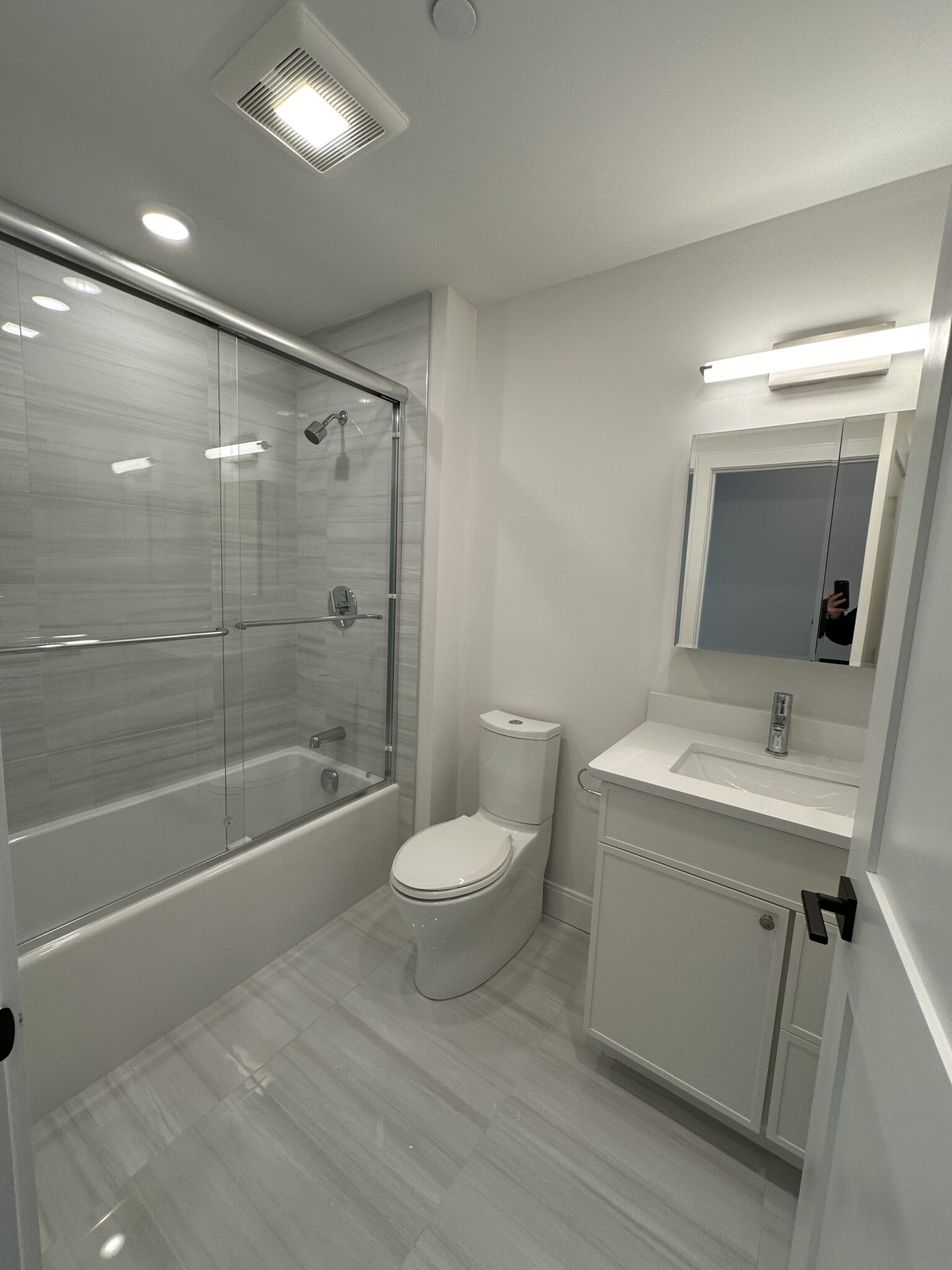 4 bed, 2.5 bath apartment for rent at 161 Everett St Unit 306E, Brighton — photo 17 of 28