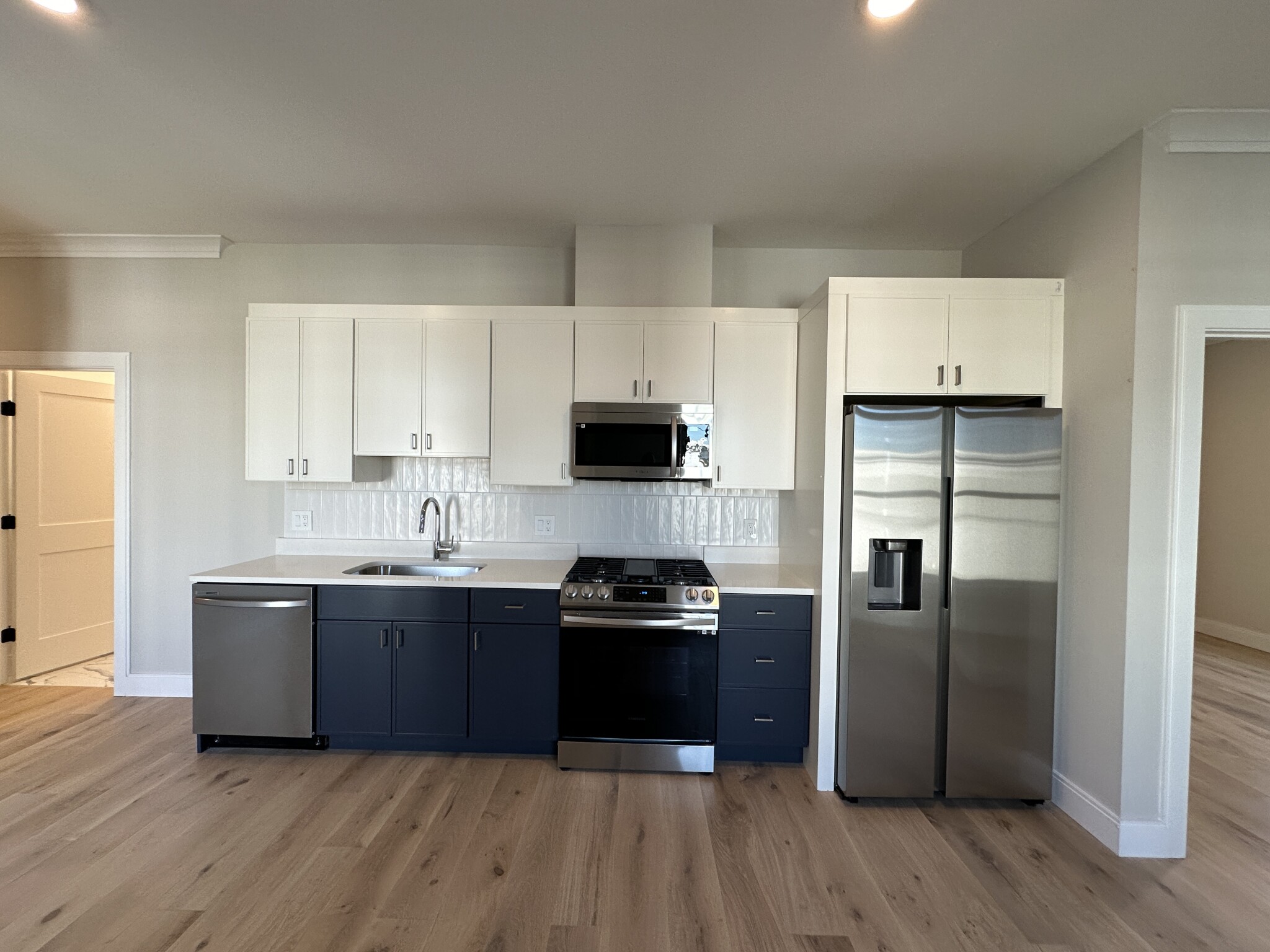 4 bed, 2.5 bath apartment for rent at 161 Everett St Unit 306E, Brighton — photo 2 of 28