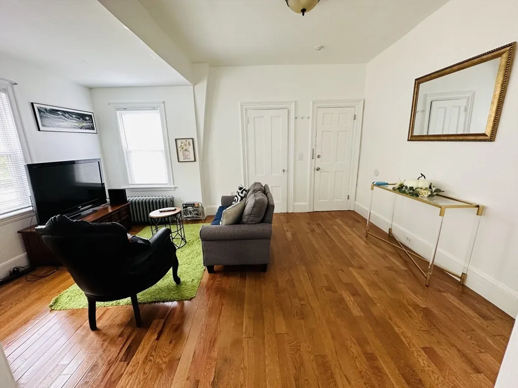 2 bed, 1 bath apartment for rent at 161 Grandview Ave Unit 2R, Wollaston — photo 2 of 6