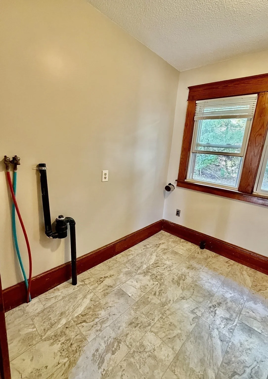 2 bed, 1 bath apartment for rent at 161 Hampden St Unit 2, Indian Orchard — photo 11 of 12
