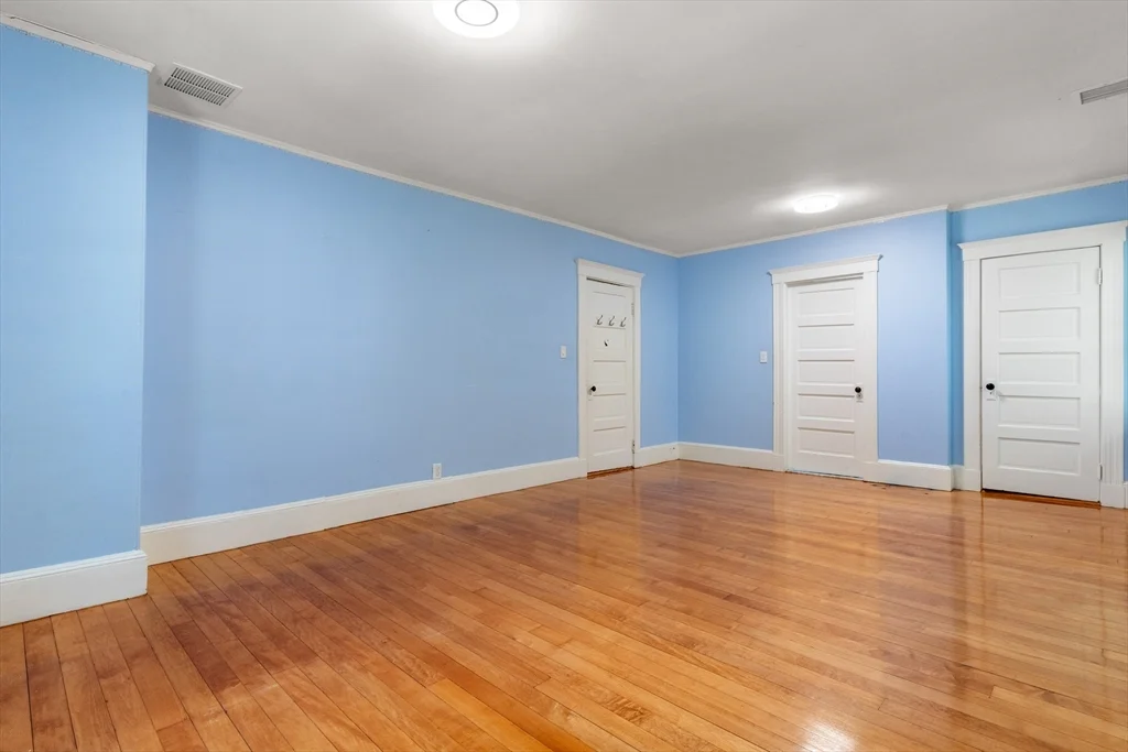 6 bed, 1 bath apartment for rent at 161 Highland Ave Unit n/a, Winchester — photo 16 of 28