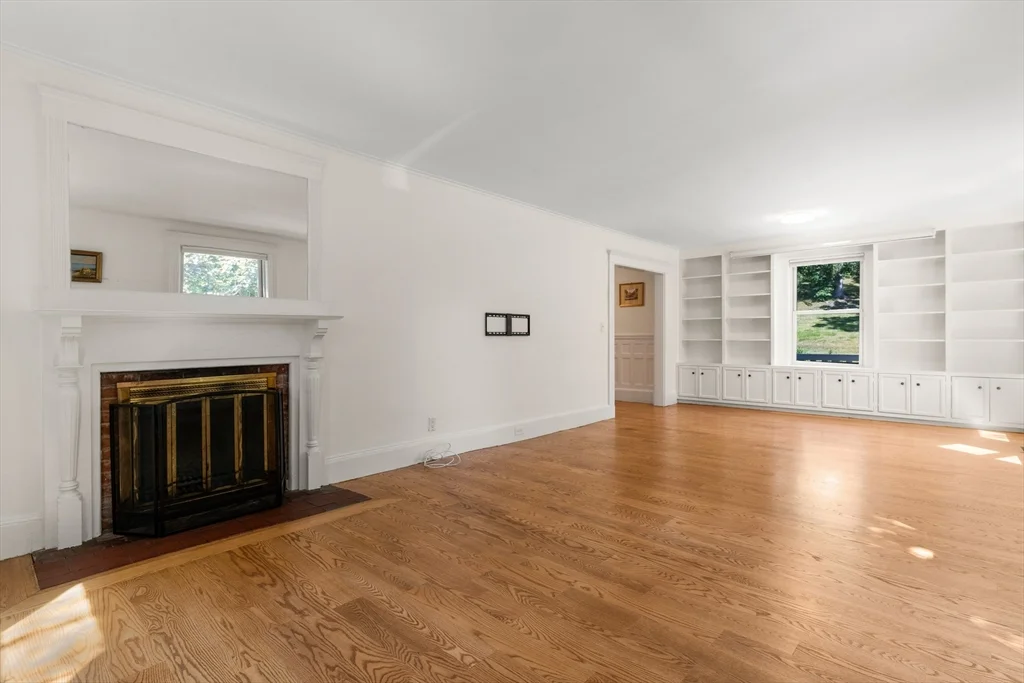 6 bed, 1 bath apartment for rent at 161 Highland Ave Unit n/a, Winchester — photo 10 of 28