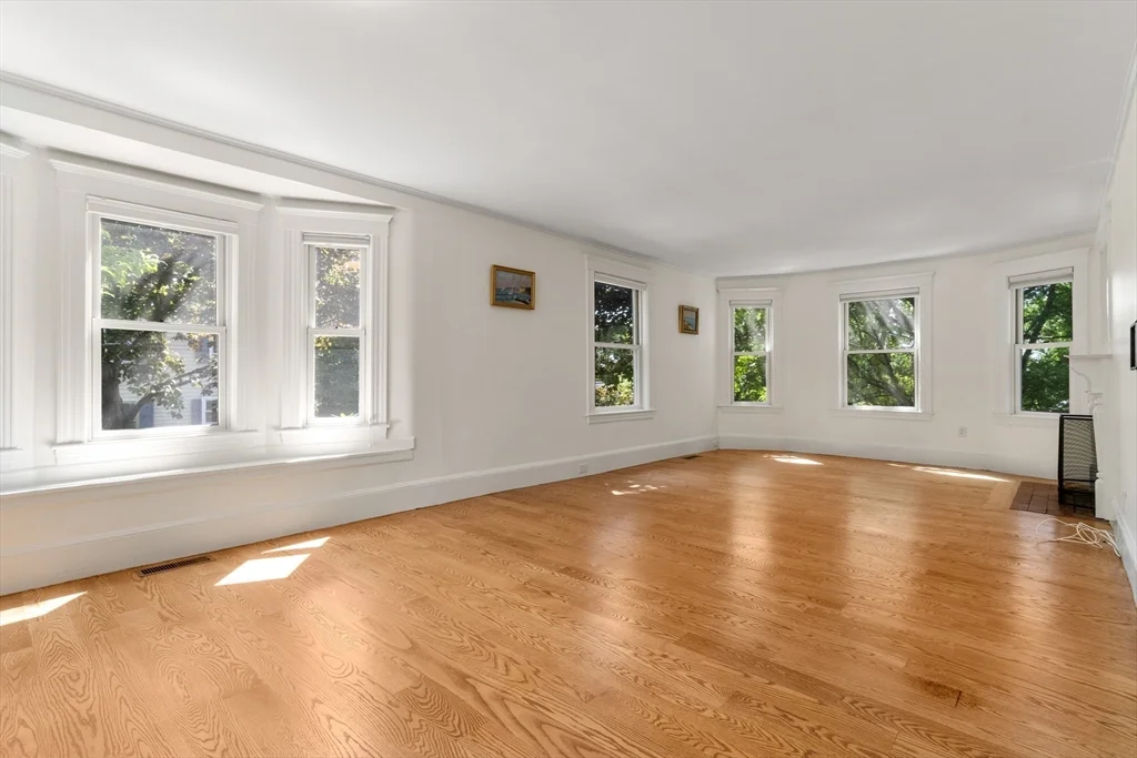 6 bed, 1 bath apartment for rent at 161 Highland Ave Unit n/a, Winchester — photo 11 of 28