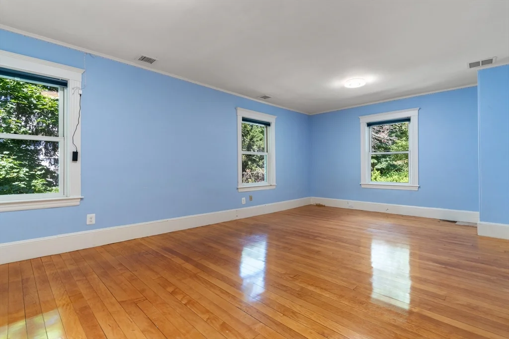 6 bed, 1 bath apartment for rent at 161 Highland Ave Unit n/a, Winchester — photo 15 of 28