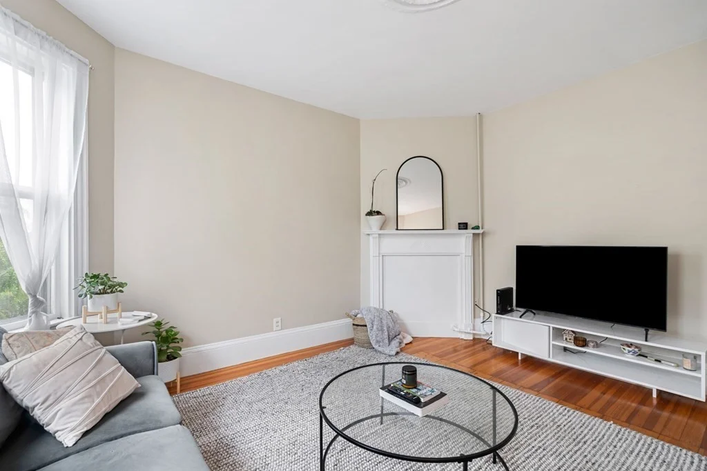 3 bed, 1 bath apartment for rent at 161 N St Unit 2, South Boston — photo 8 of 17
