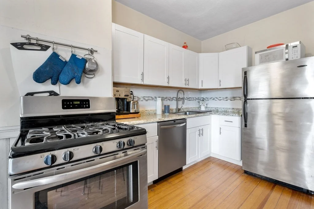 3 bed, 1 bath apartment for rent at 161 N St Unit 2, South Boston — photo 4 of 17