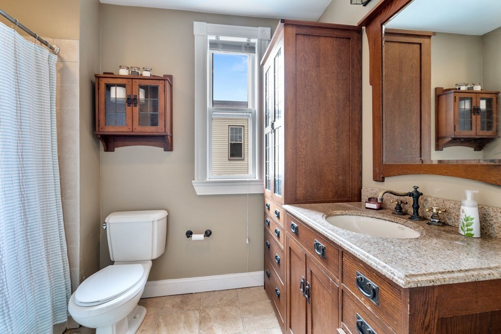 3 bed, 1 bath apartment for rent at 161 N St Unit 3, South Boston — photo 10 of 20