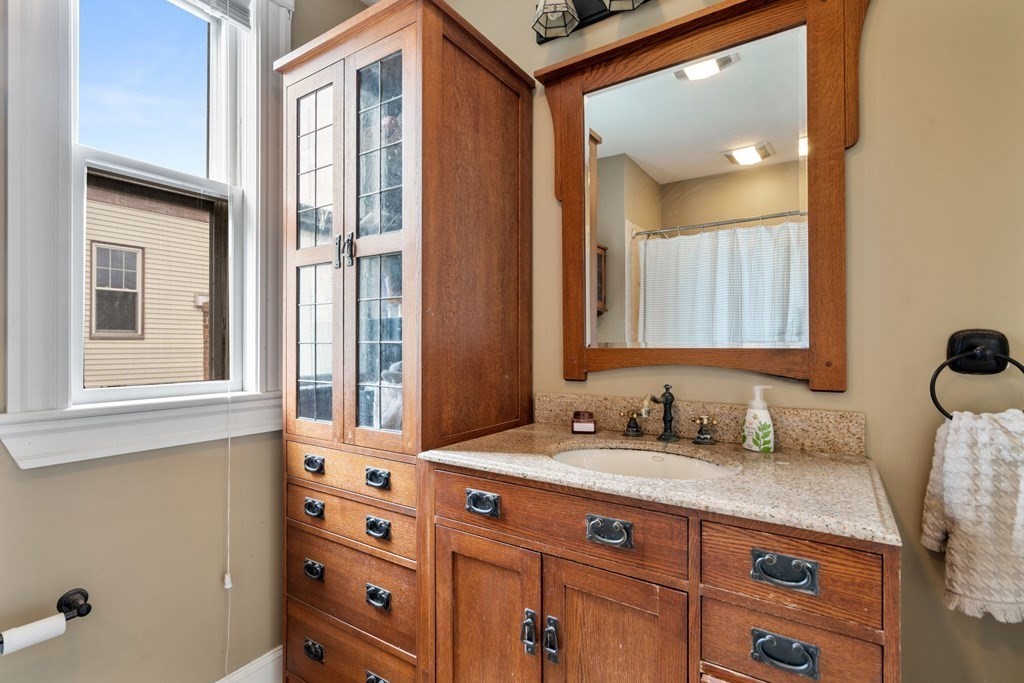 3 bed, 1 bath apartment for rent at 161 N St Unit 3, South Boston — photo 11 of 20