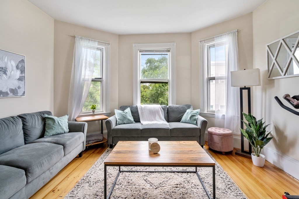3 bed, 1 bath apartment for rent at 161 N St Unit 3, South Boston — photo 3 of 20