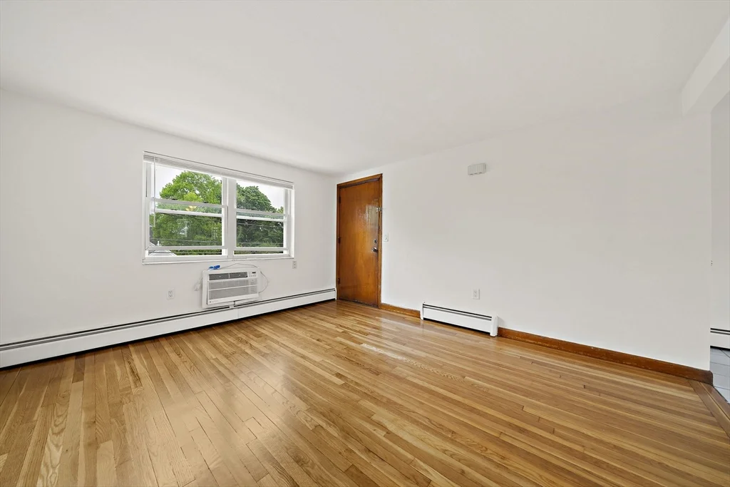 2 bed, 1 bath apartment for rent at 161 Neponset Valley Pkwy Unit 3, Hyde Park — photo 6 of 17
