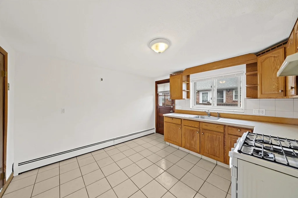 2 bed, 1 bath apartment for rent at 161 Neponset Valley Pkwy Unit 3, Hyde Park — photo 2 of 17